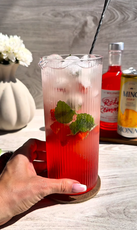 Somrig jordgubbsspritz